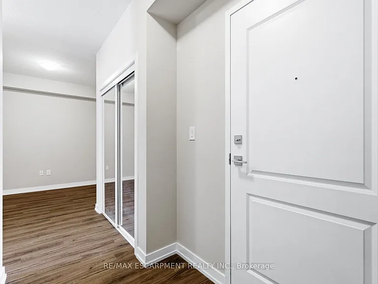 450 Dundas St E #1113 — Photo 13