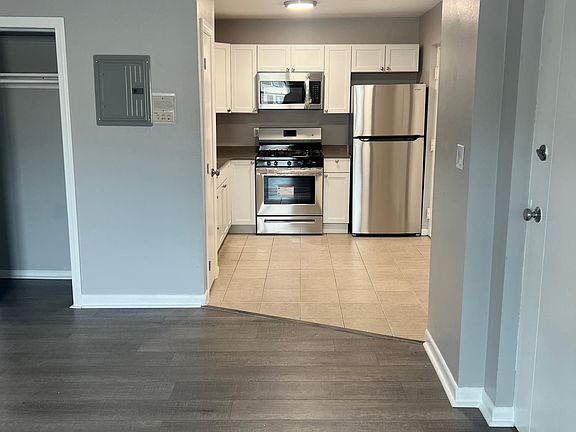 5th image of 215 Pearl St APT 7