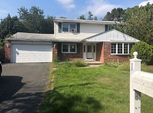 1 Executive Rd, Selden, NY 11784