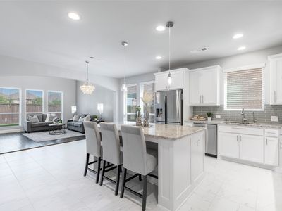 208 Highwood Trl, Lewisville, TX, 75056