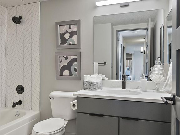 4th image of 78 10th St E Unit 1604
