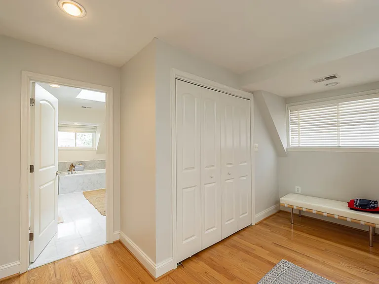 904 Webster St NW — Photo 34
