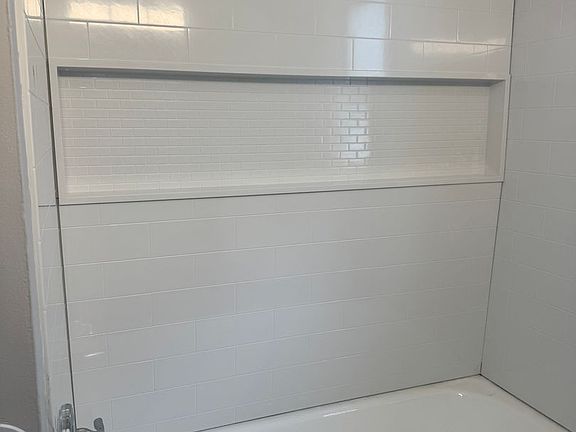 5th image of 16112 S Lotus Dr