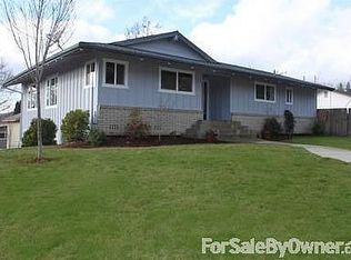 812 NE Piedmont Ave, Grants Pass, OR 97526