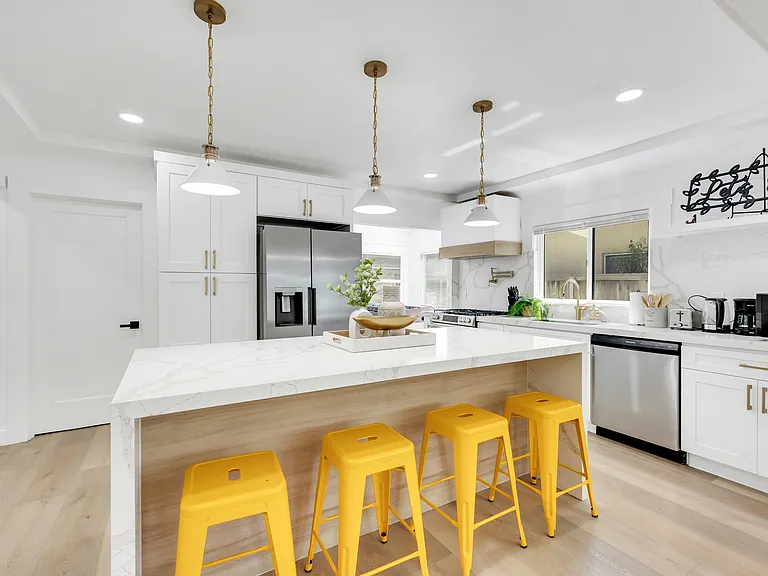 346 Molino Ave — Photo 9