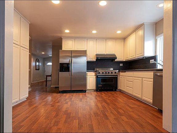 5th image of 8777 Covina St Room 1