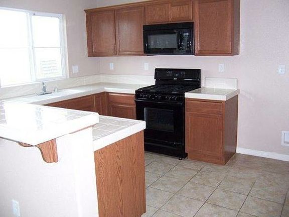 4th image of 2371 Pinetown Ct