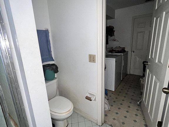 5th image of 8 BURNABY Lane