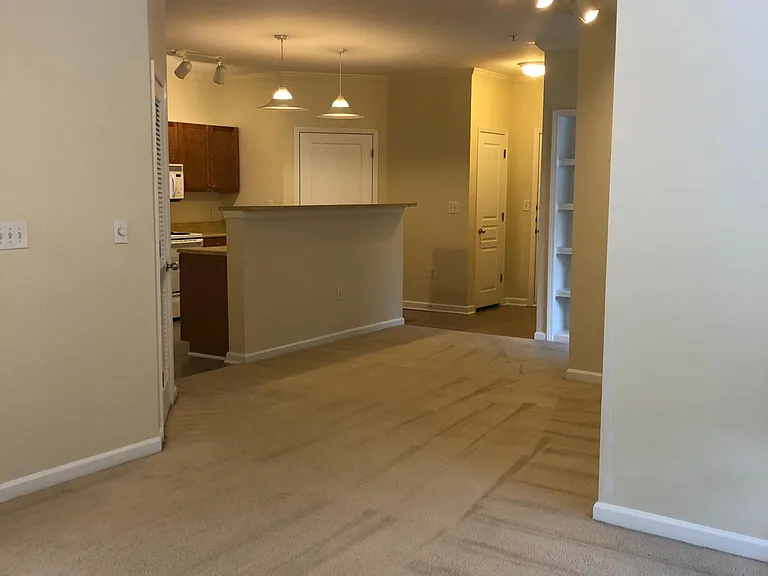 400 Bucksley Ln #201 — Photo 8