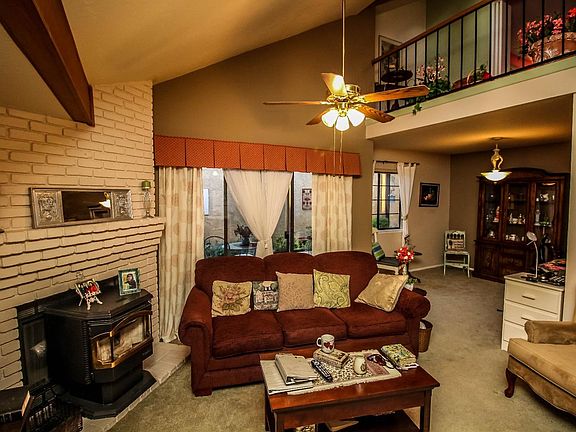 4th image of 19287 Cottonwood Dr