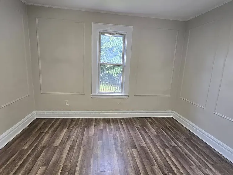 80 Montgomery Ave #2 — Photo 5