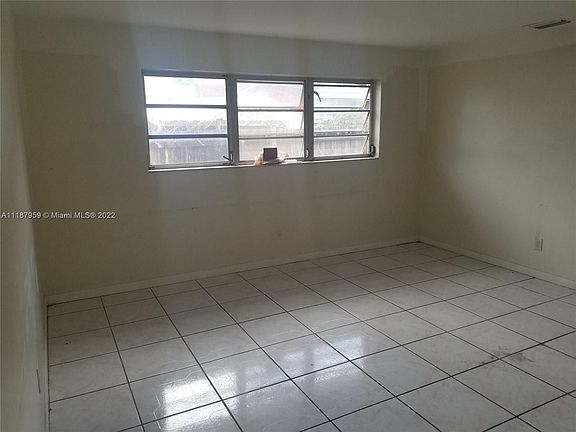 3rd image of 200 NE 162nd St #0