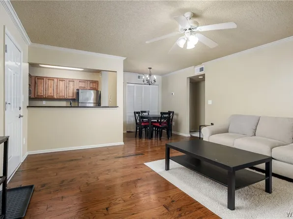 120 15th St E APT 203, Tuscaloosa, AL 35401