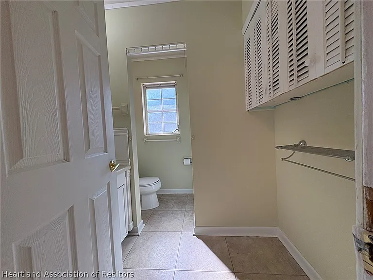 401 E Main St — Photo 8