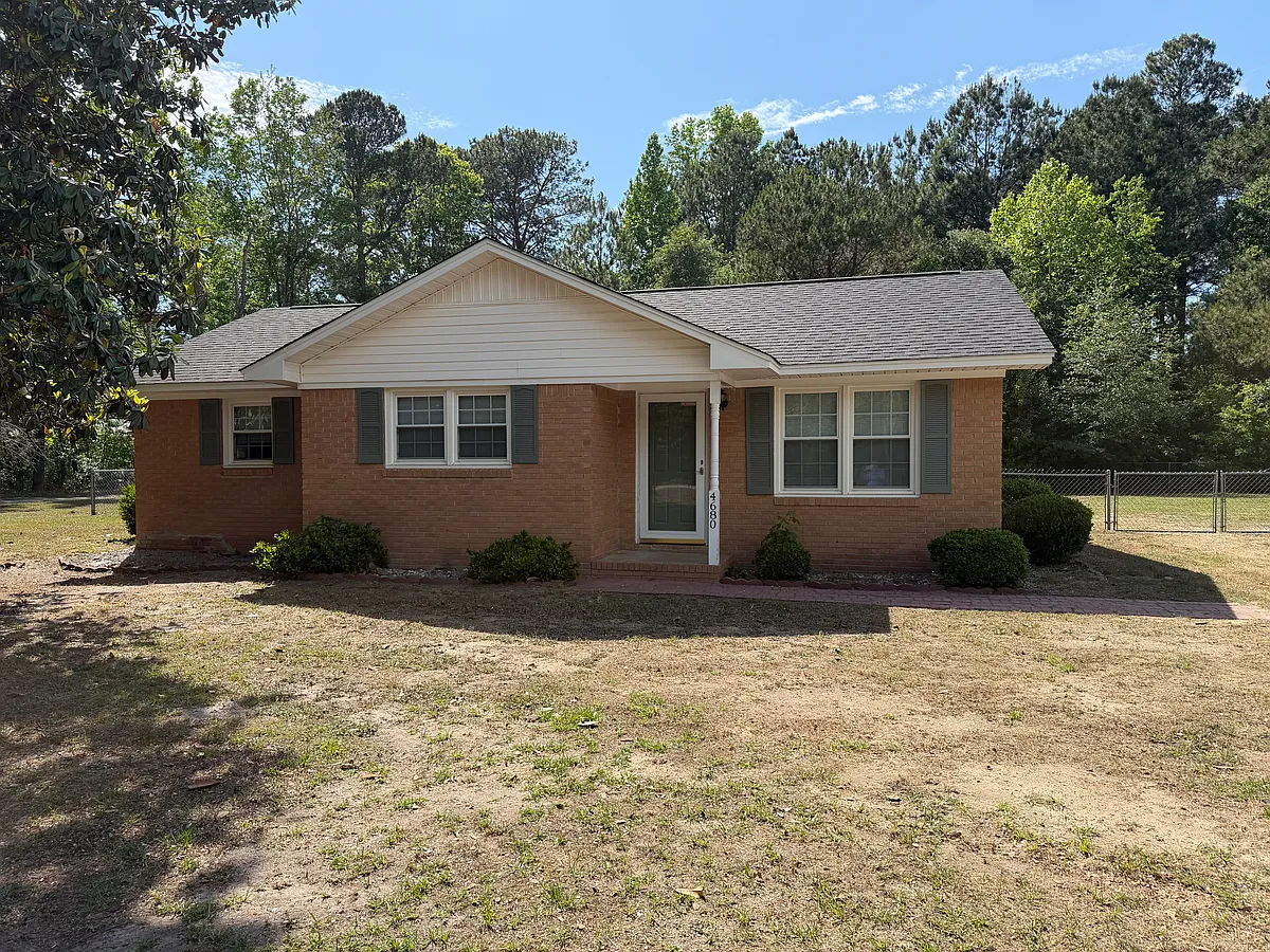 Building Photo - 4680 Pinewood Rd