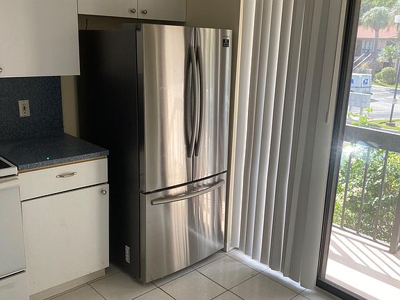 3rd image of 5200 E Club Cir APT 206