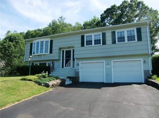 10 Elmwood Dr, Seymour, CT 06483