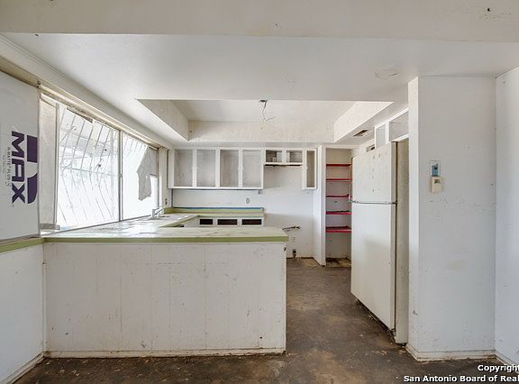5th image of 5210 Castle Way Dr