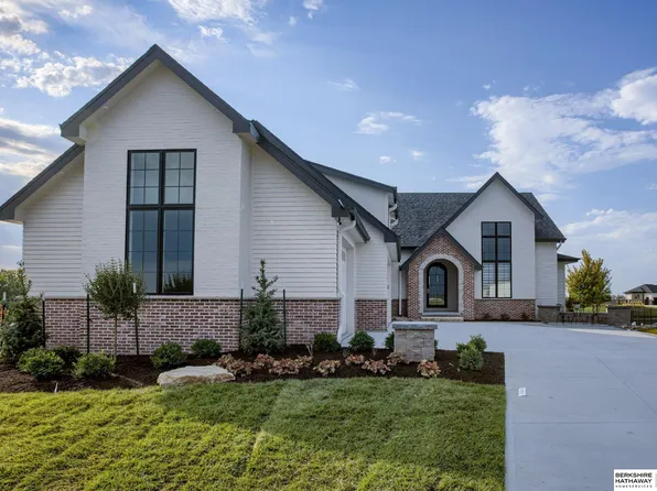 3319 S 209th St, Elkhorn, NE 68022