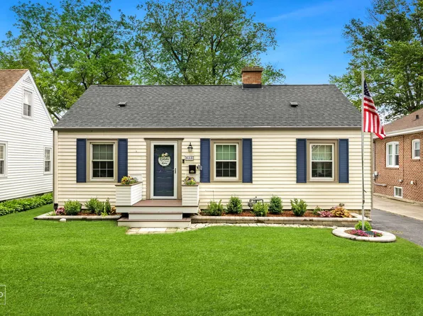 633 S Cornell Ave, Villa Park, IL 60181