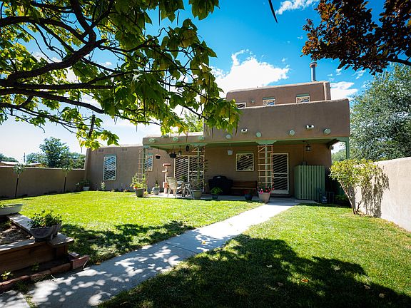 3rd image of 692 A Cres #1