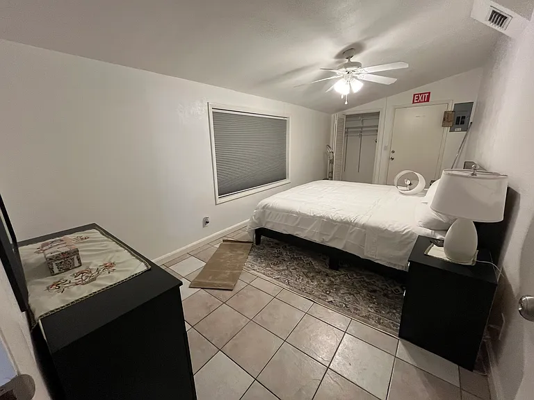 2710 Thomas St — Photo 3
