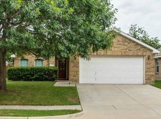 3905 Rochester Dr, Fort Worth, TX 76244
