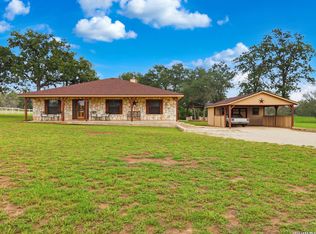 105 Whispering Oaks Dr, Adkins, TX 78101