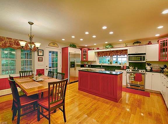 3rd image of 632 Brannon Forest Dr