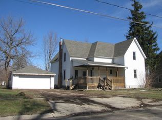 388 1st St NE, Britt, IA 50423