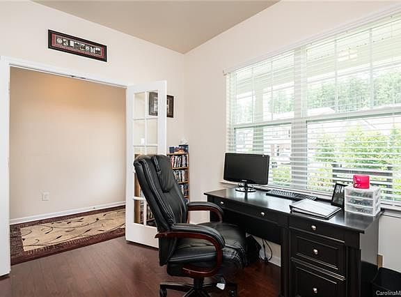 3rd image of 105 Swamp Rose Dr