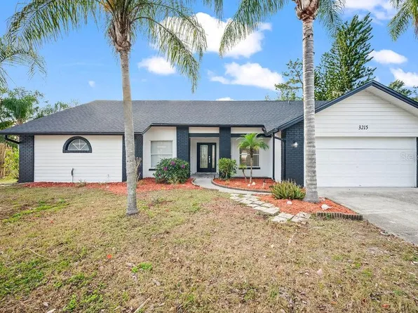 3215 Pine Club Dr, Plant City, FL 33566