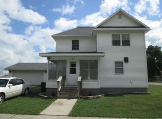 207 E St S, Vernon Center, MN 56090