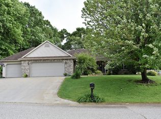 20308 Fieldstone Crossing Dr, Goshen, IN 46528