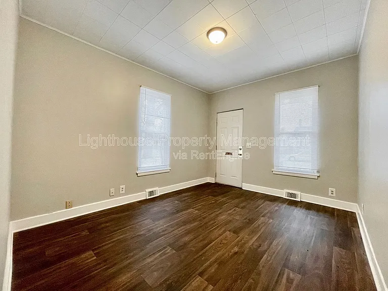 1633 Peck St #1 — Photo 4