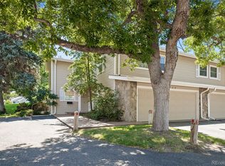2720 S Heather Gardens Way, Aurora, CO 80014