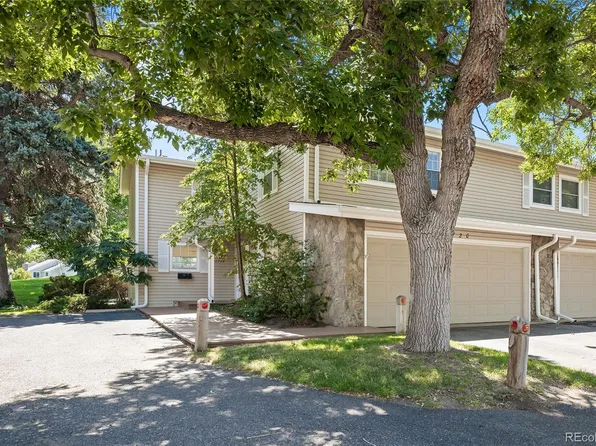 2720 S Heather Gardens Way, Aurora, CO 80014