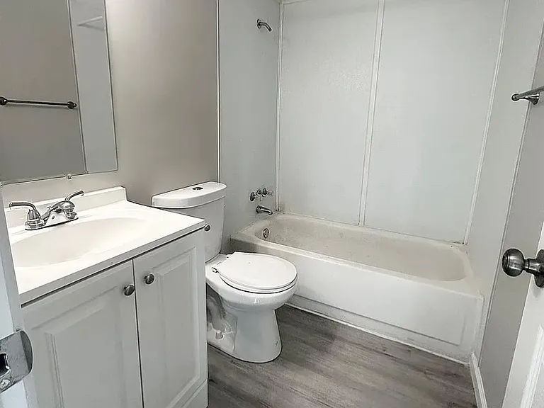 405 Woodland Ave #A — Photo 4