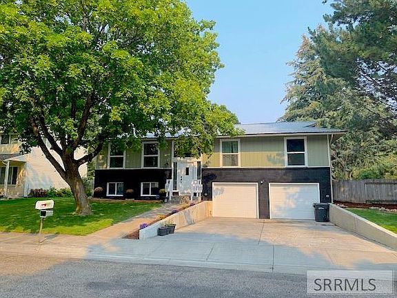 2nd image of 2445 Oak Trail Dr