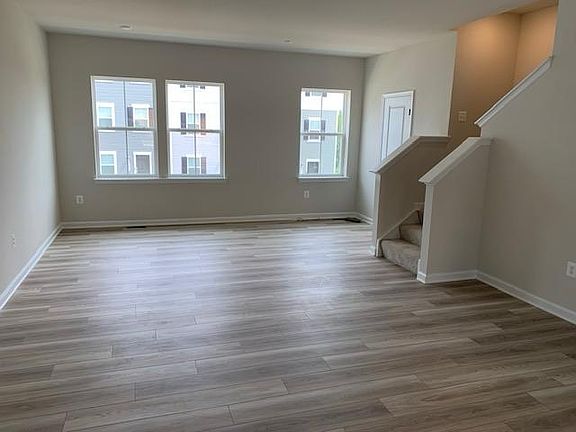 3rd image of 270 Swan Field Ave