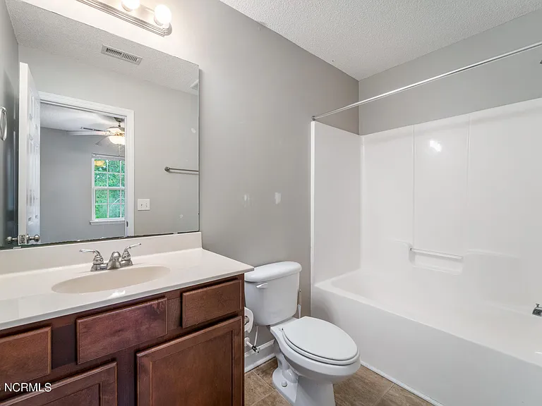 300 Burley Dr #10 — Photo 9