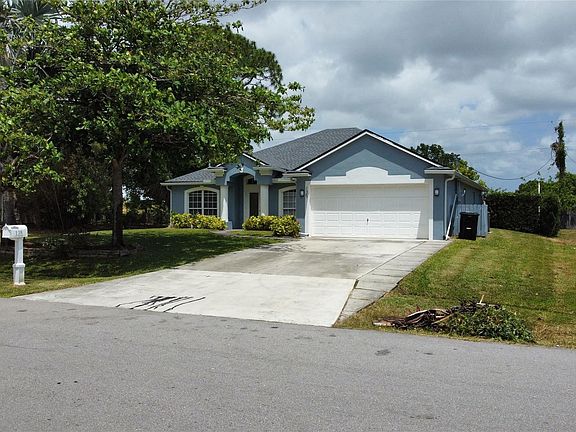 4th image of 135 SW Eyerly Avenue