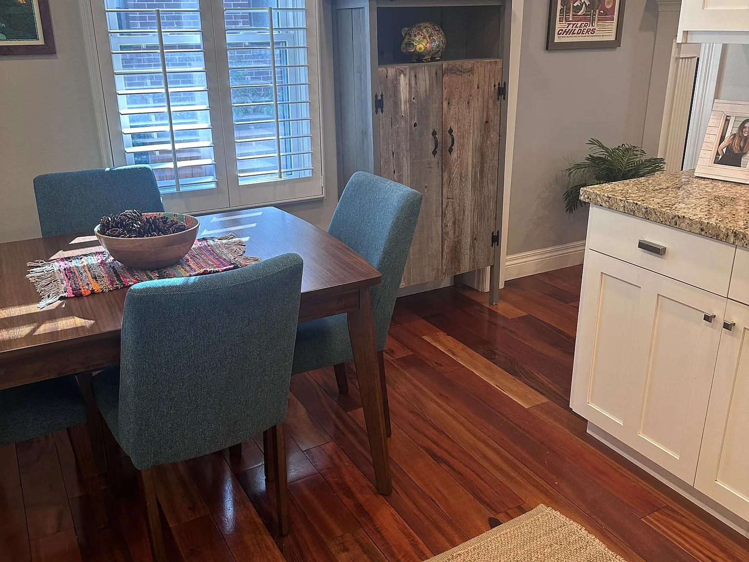 4 bed, 2200 sqft, $2,995 — Photo 2