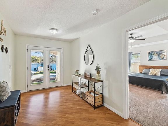 4th image of 5840 Mariposa Dr