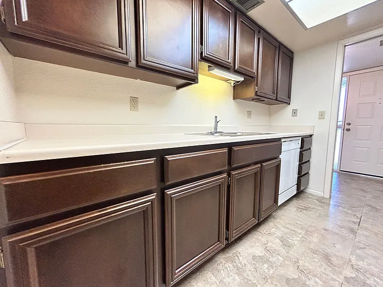 1032 E Villa Maria Dr — Photo 7