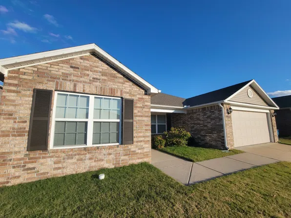 905 SW Loudon Dr, Bentonville, AR 72712