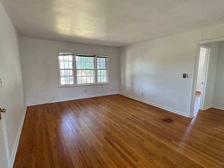 1200 Liggates Rd — Photo 4