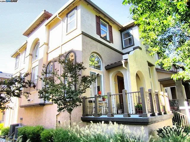 2420 Millstream Ln photo 1