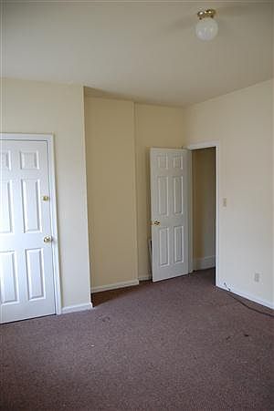 1st image of 102 N Van Buren St #B
