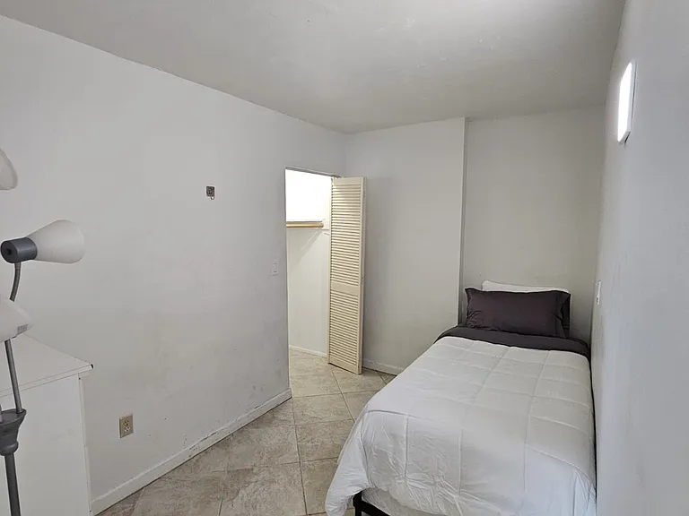 3605 Indian Creek Dr #301 — Photo 19